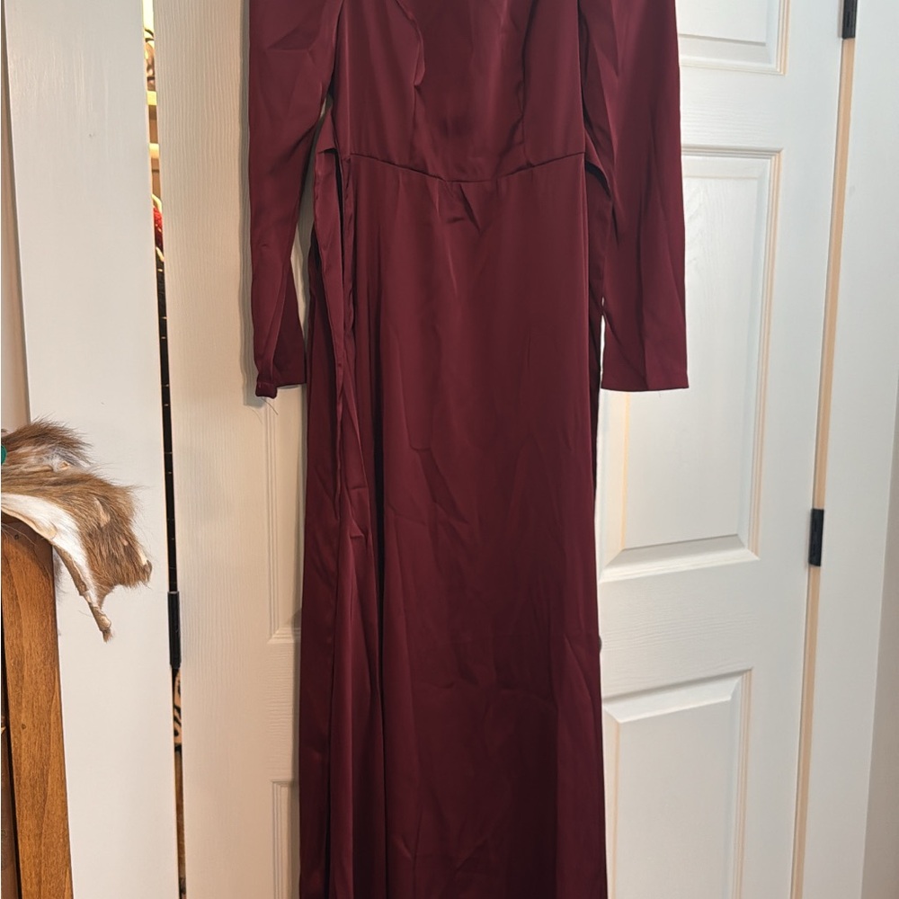 Elegant Burgundy Long Sleeve Dress